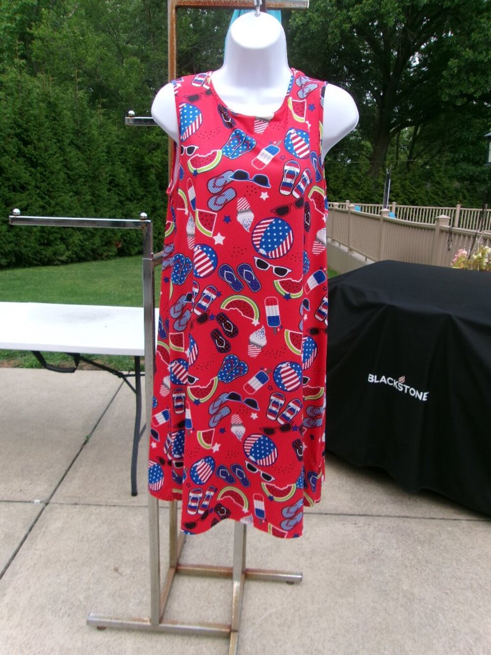 NWOT DRESS WORKS VERY CUTE RED FLIP FLOP SUNGLASS DRESS/COVERUP M